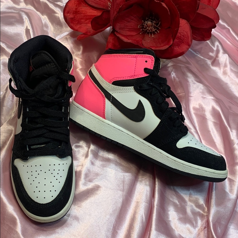 🌹’2016’ Nike AIR Jordan 1 Retro OG • EUC Valentines Day Edition!